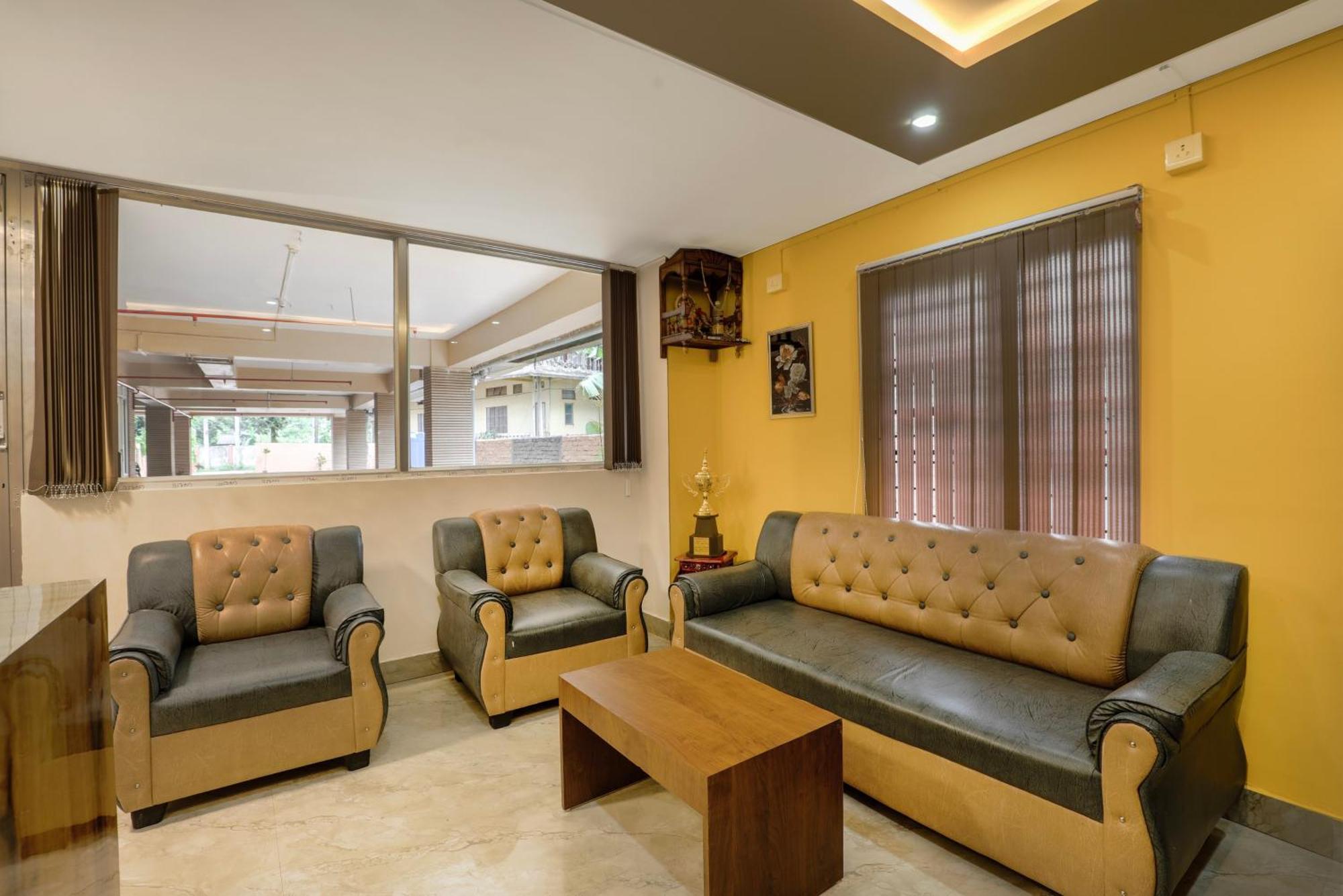 Treebo Urban Oasis Inn Guwahati Esterno foto