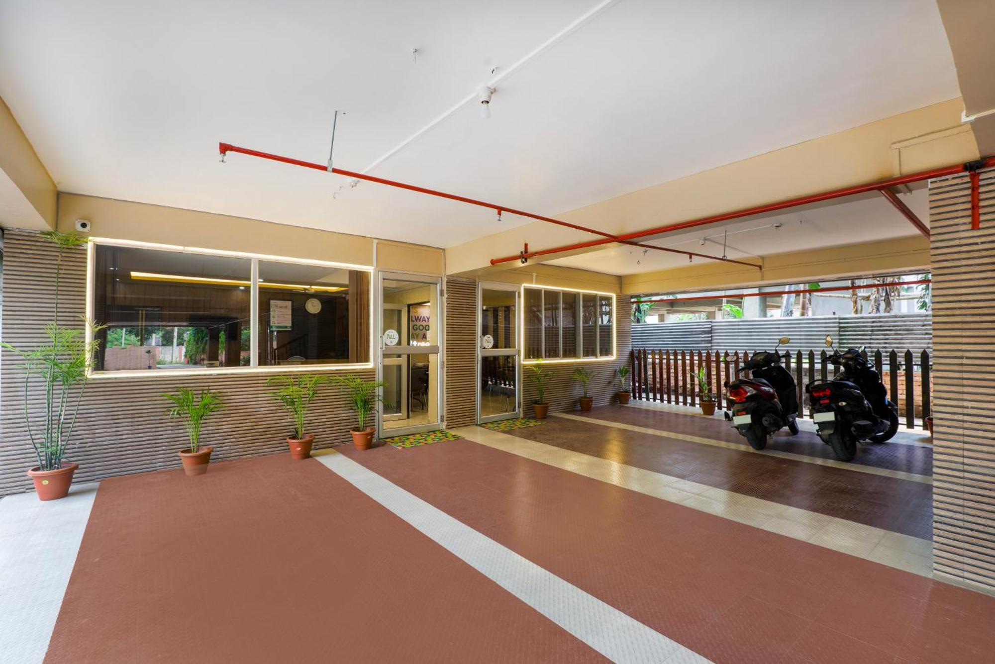Treebo Urban Oasis Inn Guwahati Esterno foto