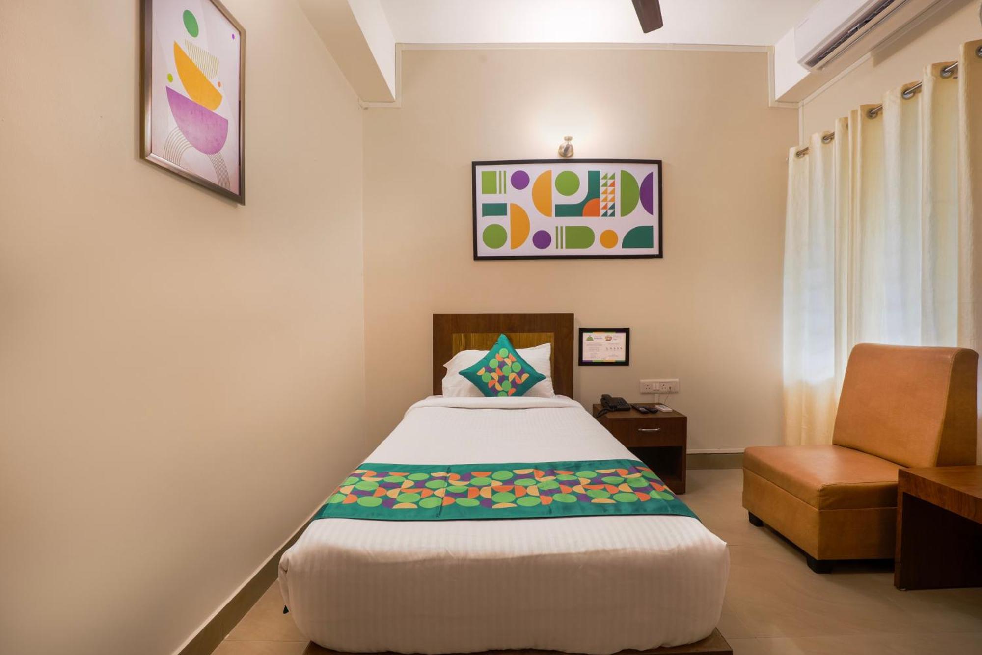 Treebo Urban Oasis Inn Guwahati Esterno foto