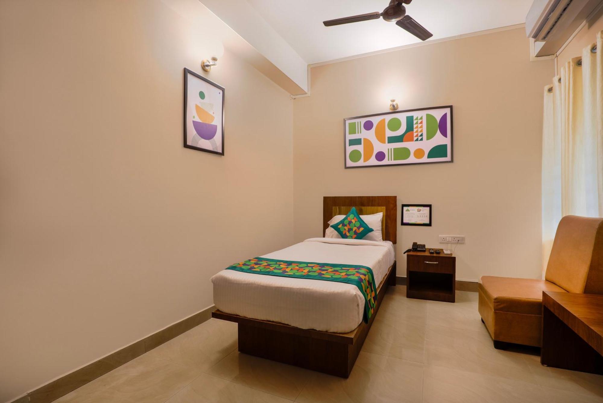 Treebo Urban Oasis Inn Guwahati Esterno foto