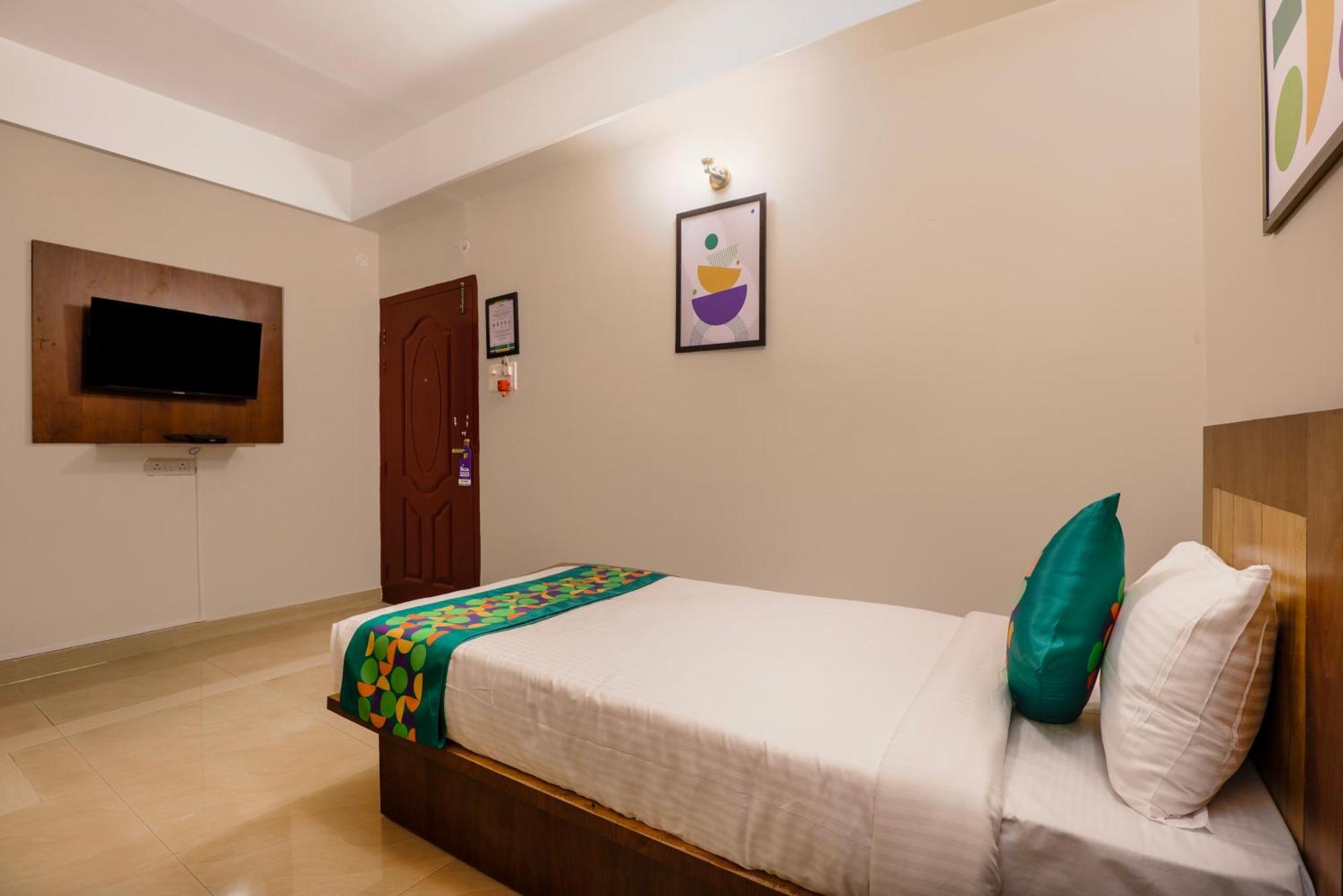 Treebo Urban Oasis Inn Guwahati Esterno foto