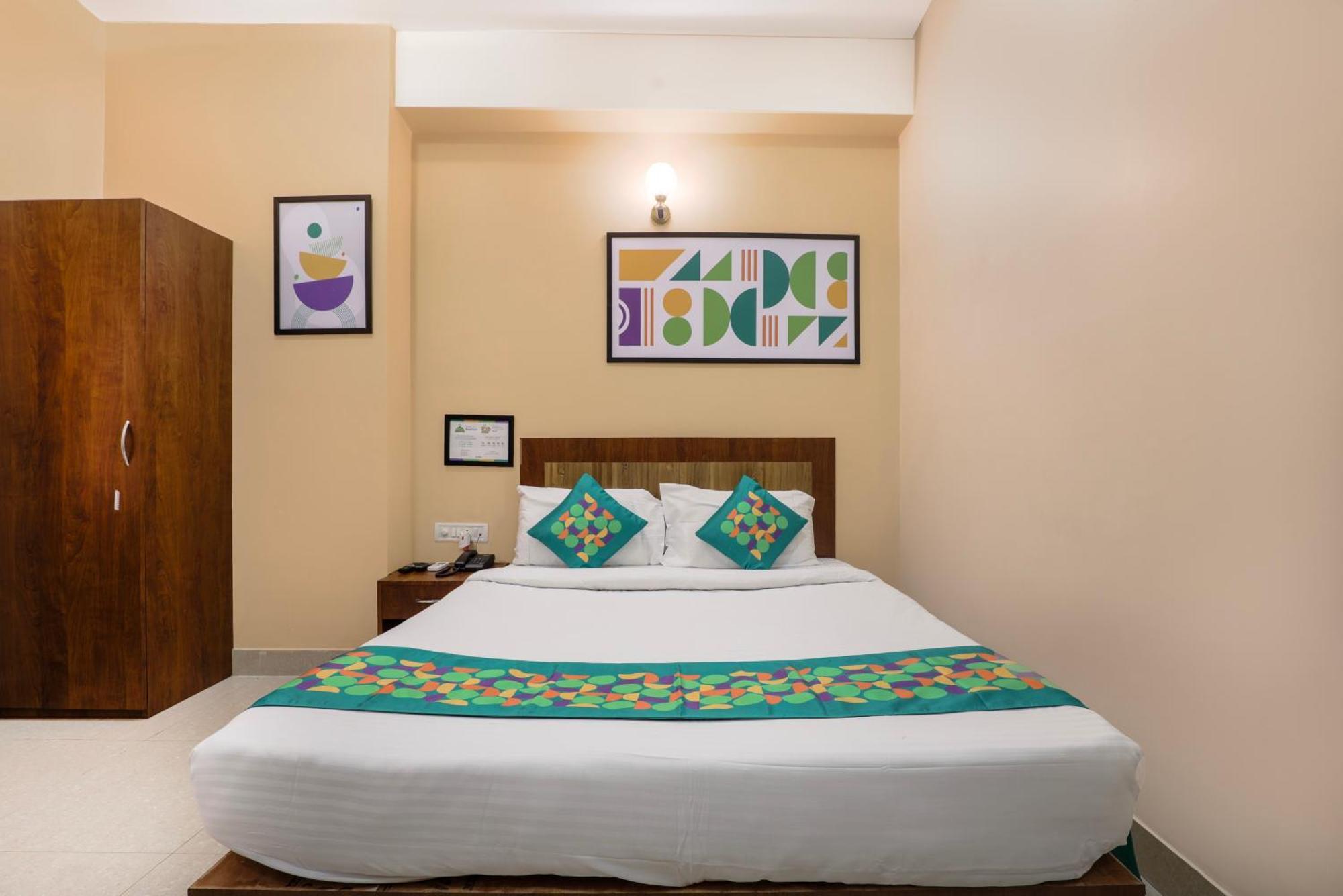 Treebo Urban Oasis Inn Guwahati Esterno foto