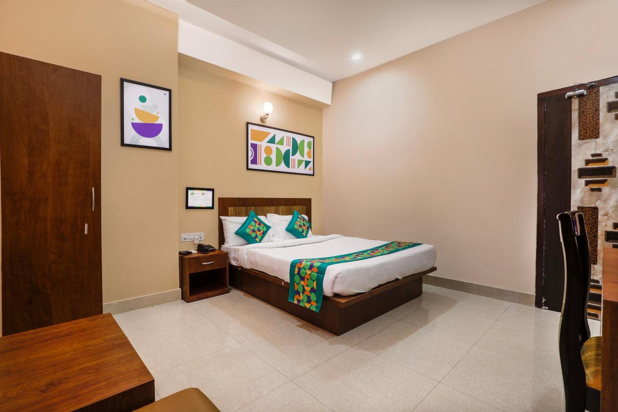 Treebo Urban Oasis Inn Guwahati Esterno foto