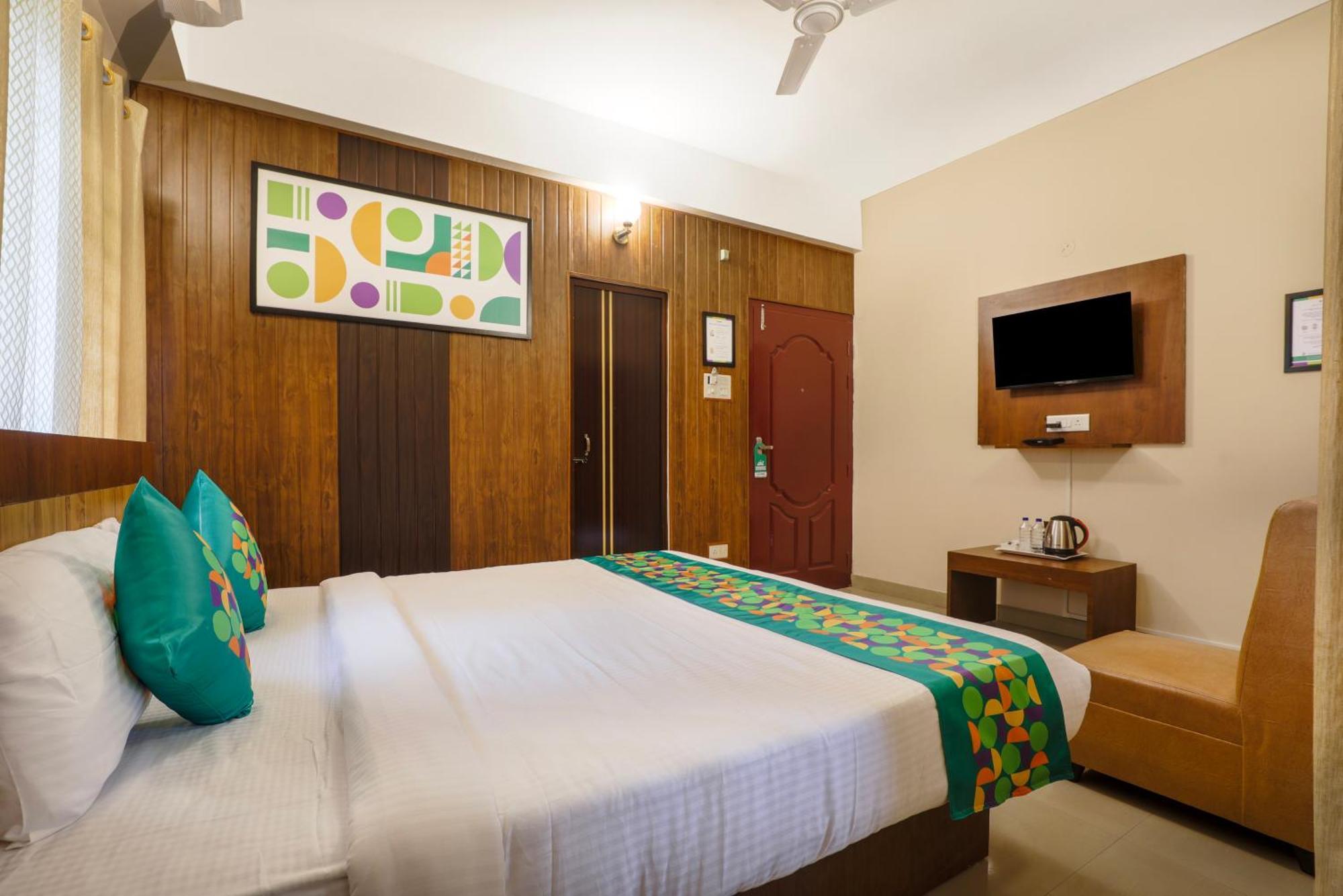 Treebo Urban Oasis Inn Guwahati Esterno foto