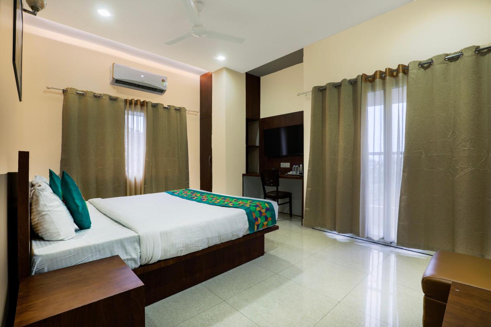 Treebo Urban Oasis Inn Guwahati Esterno foto