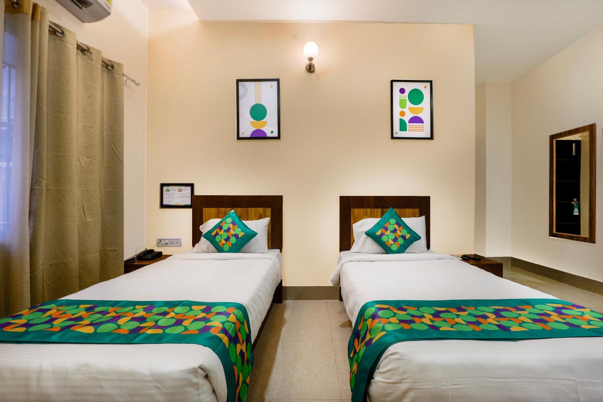 Treebo Urban Oasis Inn Guwahati Esterno foto